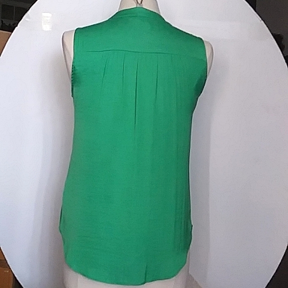 Vince Camuto Green Sleeveless Blouse Washed Silk Look and Feel XS - Picture 5 of 9